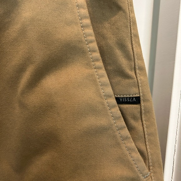 VISSLA Men's Tan Shorts eco 18” walk shorts - Picture 5 of 6